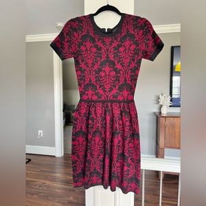 Romeo & Juliet Short Sleeve Sweater Dress